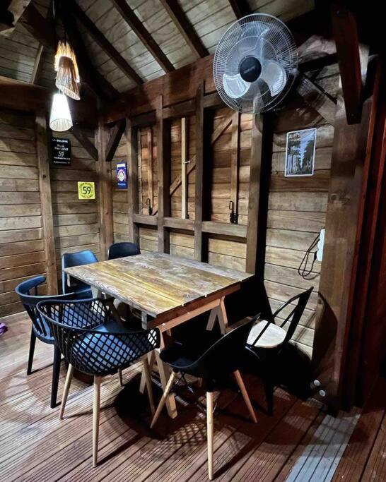 La Kaz A Pepes, Charmant Logement Avec Piscine Lamentin Exterior foto