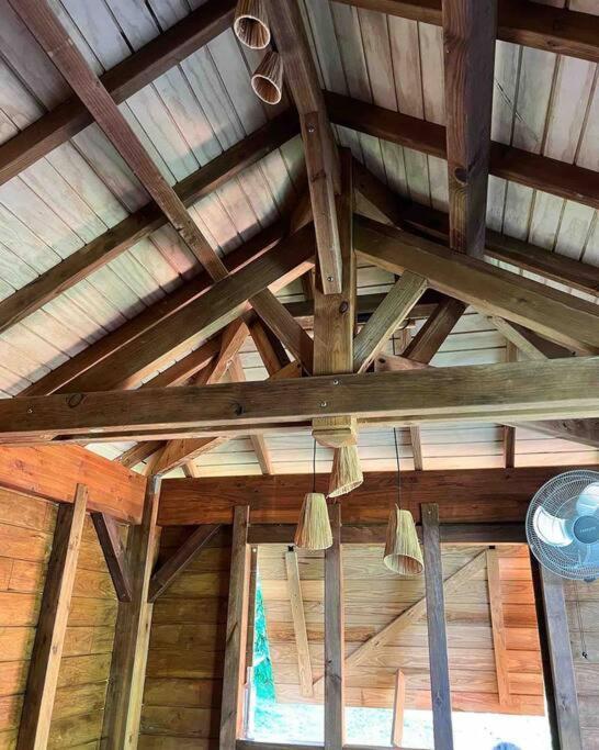 La Kaz A Pepes, Charmant Logement Avec Piscine Lamentin Exterior foto