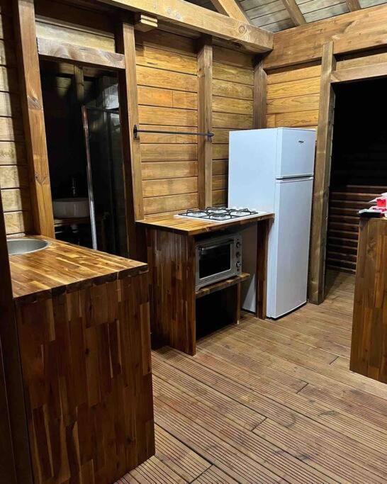 La Kaz A Pepes, Charmant Logement Avec Piscine Lamentin Exterior foto